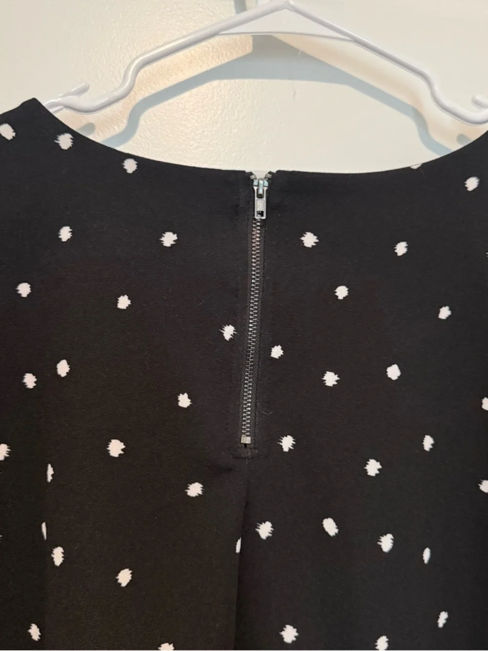 MELLODAY Black Blouse with White Dot Print Size 1X - Picture 5 of 5